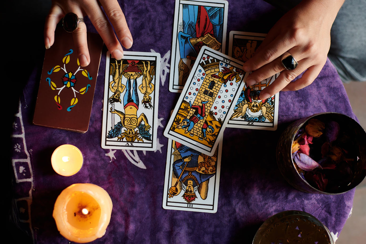 La tua lettura personalizzata delle 3 carte – Scopri cosa il destino ha in serbo per te
